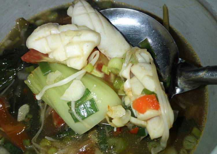 Resep Seafood and Veggie Tom Yum yang Enak Banget