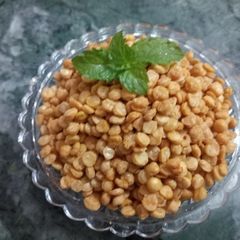 A picture of चने की दाल की क्रिस्पी और चटपटी नमकीन.