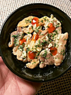 Una foto de Huevas de sardinas con ajo y perejil al horno