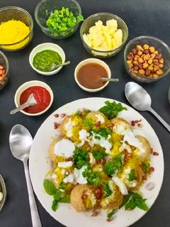 दही पूरी चाट (Dahi puri chaat recipe in Hindi) रेसिपी मुख्य फोटो