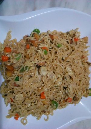 A picture of Egg fried noodles.