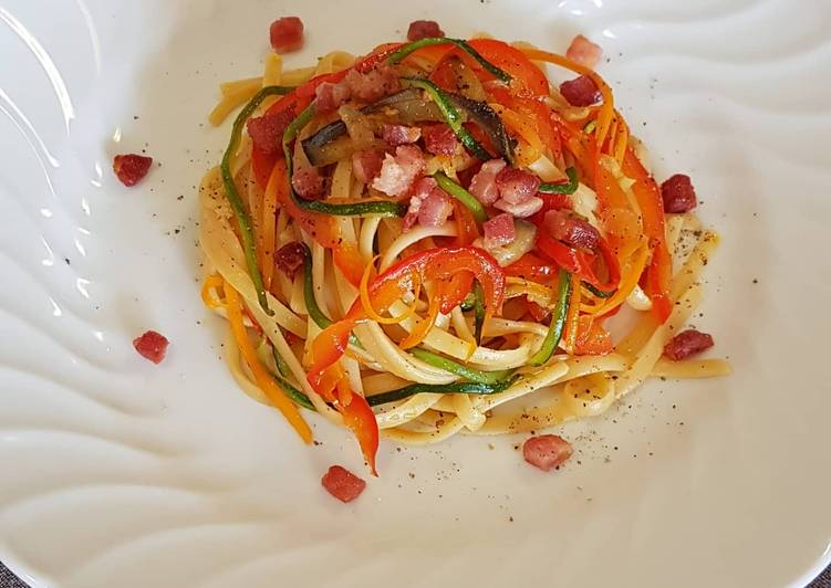 Linguine alle verdure e pancetta