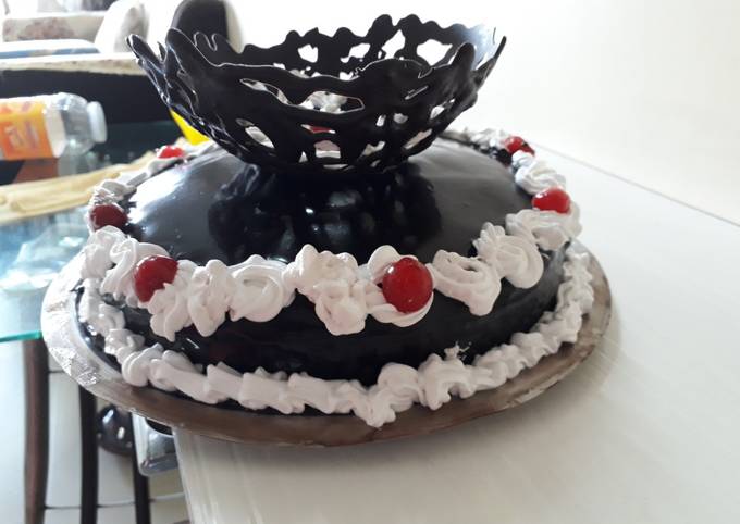Chocolate mirror glaze malai cake