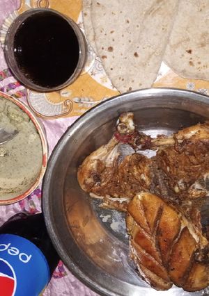 A picture of Achari chicken broast.