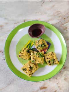 A picture of Khaman Dhokla.