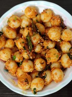 கார வேர்க்கடலை அம்மணி கொழுக்கட்டை (Spicy groundnut ammini kozhukattai recipe in tamil) செய்முறை முக்கிய புகைப்படம்