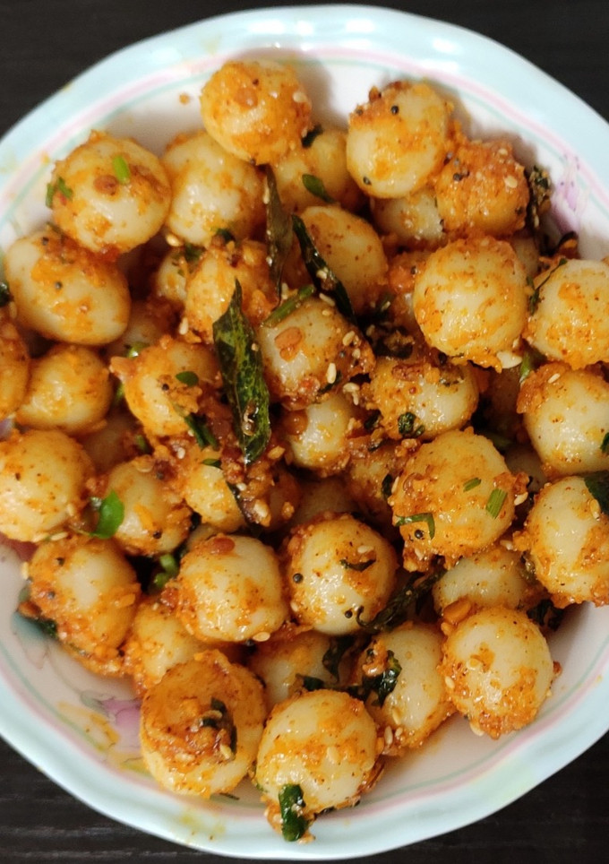 கார வேர்க்கடலை அம்மணி கொழுக்கட்டை (Spicy groundnut ammini kozhukattai recipe in tamil) செய்முறை முக்கிய புகைப்படம்