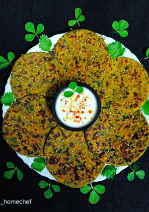 A picture of Bajra Methi Paratha.