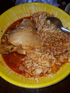 Una foto de Birria de pollo estilo jalisco