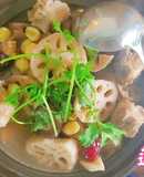 Canh sườn hầm hạt sen