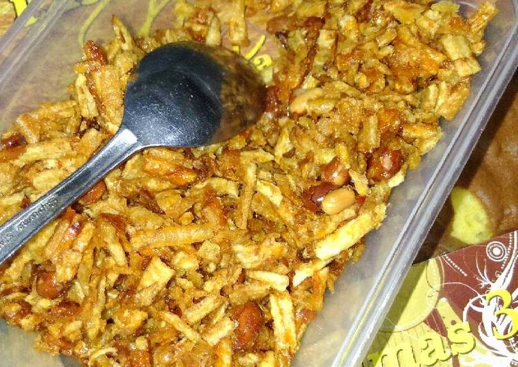 Cara Memasak Kentang mustofa campur teri,tempe ,kacang yang Gurih
