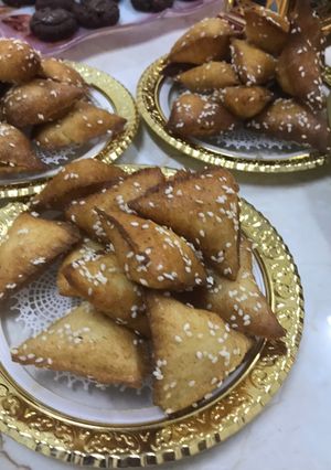 صورة لوصفة مثلثات حلى السميد