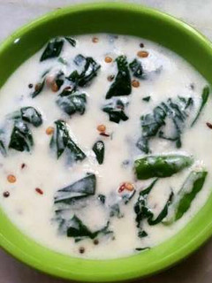 A picture of Malabar Spinach with Curds.