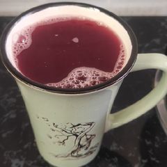 A picture of Hibiscus tea.