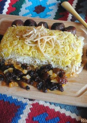 A picture of Rice with Toasted Noodles (Reshteh Polow رشته پلو).