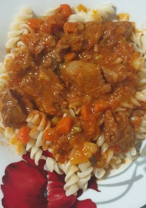 O poză a rețetei Tocăniță din carne de vită cu paste.
