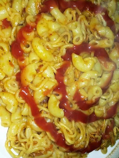 A picture of Yummmyyyyy noodles macroni.