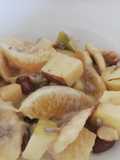 Tutifruti o ensalada de frutas con leche condensada