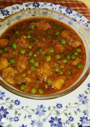 मटर आलू की सब्जी (matar aloo ki sabzi recipe in Hindi) रेसिपी मुख्य फोटो