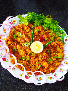 बैंगन भरता (Baingan Bharta recipe in Hindi) रेसिपी मुख्य फोटो