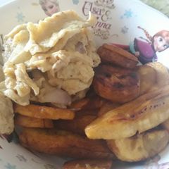 A picture of Fried plantain and fried egg.