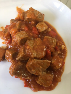 Una foto de Carne en salsa (ternera)