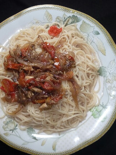 A picture of Pasta with fish sauce.