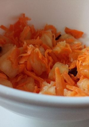 A picture of Carrots and pineapple salad.