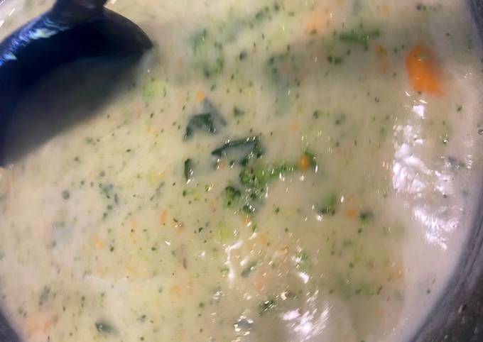 Creamy broccoli and cheddar soup