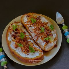 A picture of Hung Curd Caramelised Onion Sandwich.