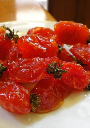 Hình của món Mứt cà chua bi.