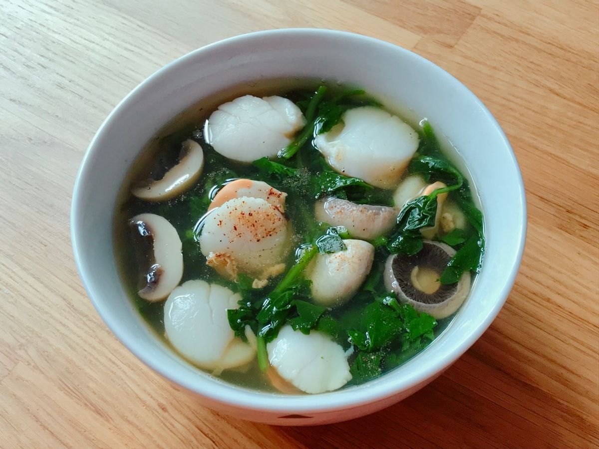 Canh Xà Lách Xoong Nấm Mỡ & Cồi Sò Điệp