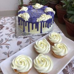 Blueberry cream cake A picture of Blueberry cream cake.