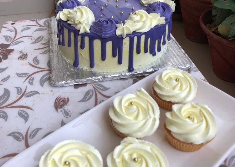 Blueberry cream cake