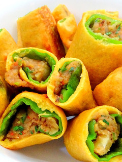 ભરેલા મરચાના ભજીયા(stuffed marcha bhajiya recipe in Gujarati) રેસીપી મુખ્ય ફોટો