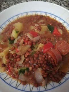Una foto de Lentejas de bote con verduras