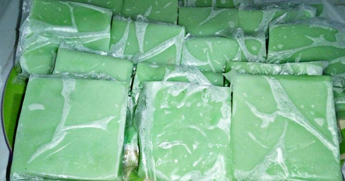 Cara Membuat Es Wadai Khas Banjarmasin Resep Es wadai / es kue / es hunkwee oleh Nona umiry - Cookpad