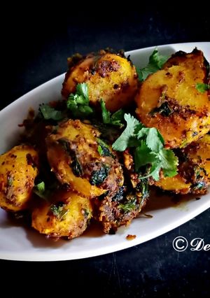 ভাজা মসলা দিয়ে শুখা আলুর দম(bhaja masala diye sukha aloor dum recipe in Bengali) রেসিপির প্রধান ছবি