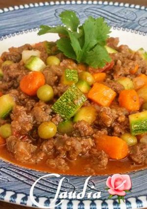 Una foto de Picadillo de carne molida🌹