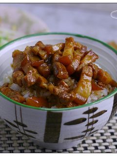 手切滷肉飯 的食譜成品照片