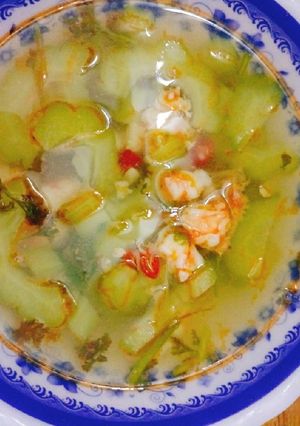Hình của món Canh tôm nấu với khổ qua.