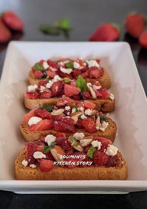 A picture of Strawberry Crostini.