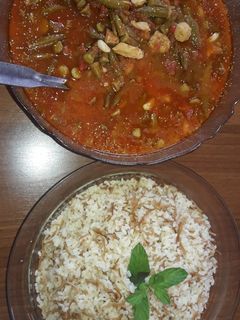 صورة لوصفة بامية بزيت زيتون ورز