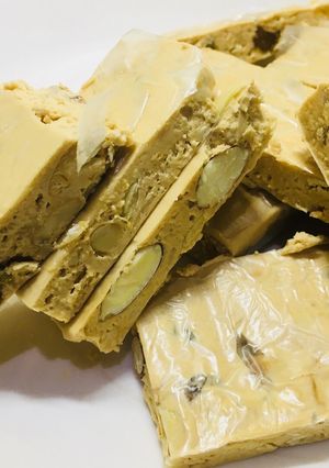 Hình của món Honey Nougat.