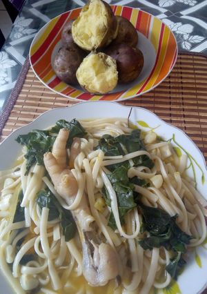 Una foto de Sopita de patita de pollo con espinacas