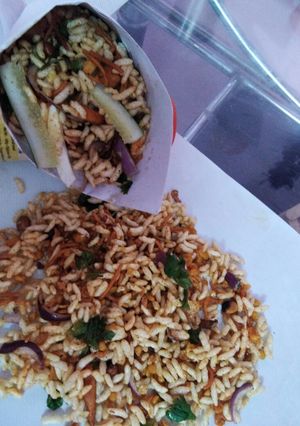 A picture of Jhal Muri(spicy puffed Rice).