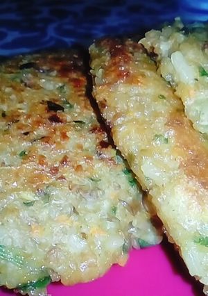 Una foto de Hamburguesas de trigo bulgur, con arroz integral y lentejas.. ✨