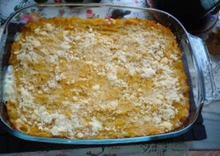 Pastel de plátanos (machos) relleno de quesos y jamón