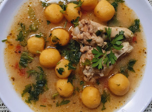 Una foto de Vori Vori o Bori Bori  de Pollo /Caldo de Pollo Recetas Tradicionales de Paraguay🇵🇾