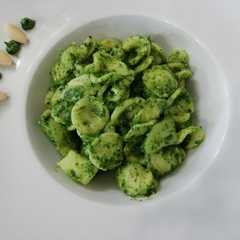 Foto di Orecchiette con pesto di spinaci e patate